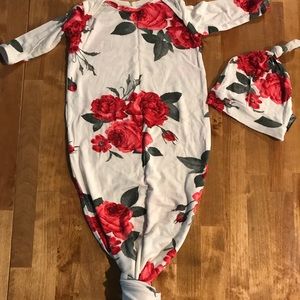 Cozys tie sleeper gown size 0-3 months